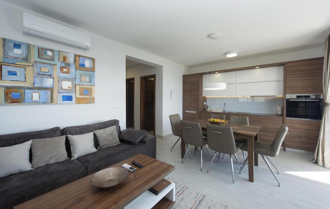 Family Friendly Apartments With A Swimming Pool Sveti Filip I Jakov, Biograd - 19325 Extérieur photo